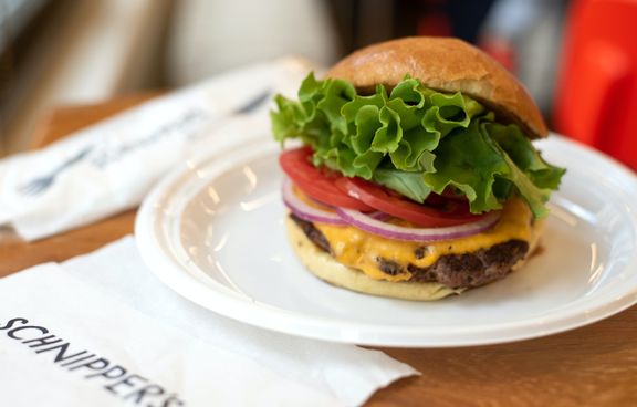 Setting Up a Burger Bar for a Smooth Service
