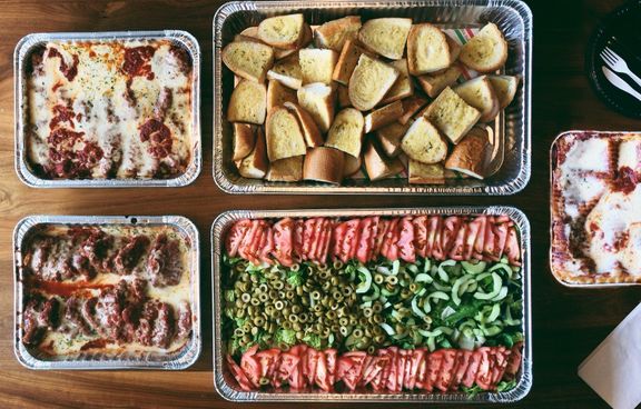 How to Keep Pasta Fresh During Buffet Service