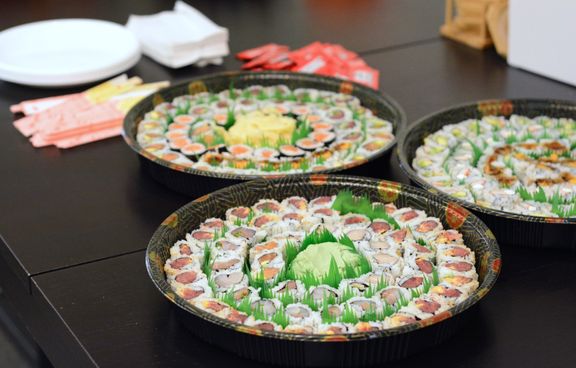 Where can I find sushi burritos or poke?